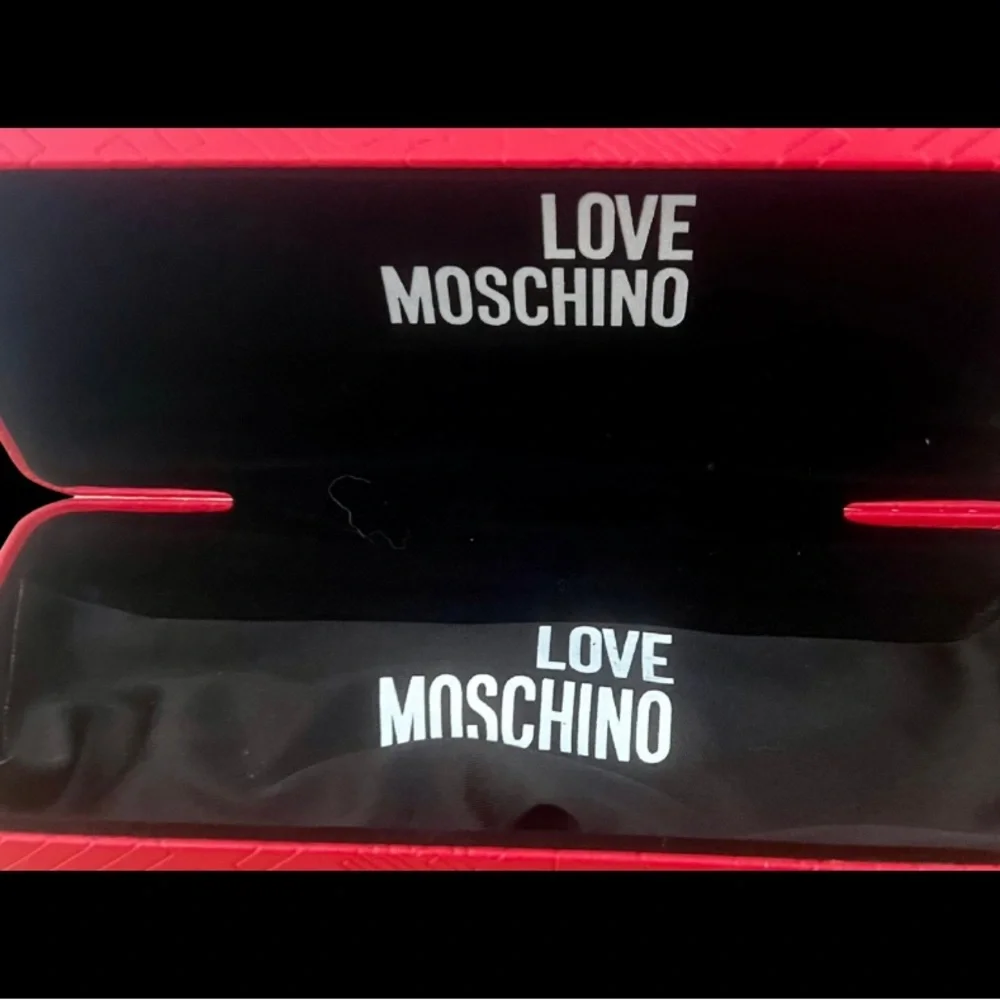 NWOT Love Moschino White Sunglasses with Black Lenses - Picture 6 of 8